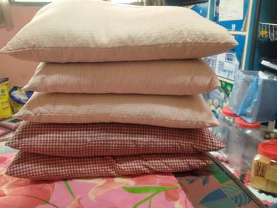 bantal kecik