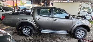 Mitsubishi Triton in Old Klang Road, KUL