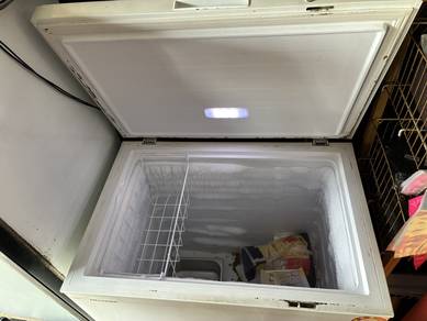 2 HISENSE FREEZER 248L Untuk dijual