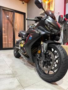 Honda CBR650R