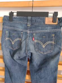 Levis ladies Elise straight jeans nike zara H&M GU