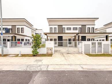 Semi-Detached House For Sale in Shah Alam,SGR