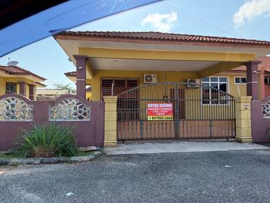 Semi-Detached House For Rent in Paka,TRG