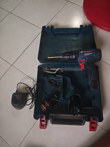 Bosch cordless drill with 2 battery