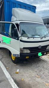 Hino 3 ton 17kaki Curtain sider 