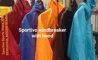 Sportivo Windbreaker with hood and four pocket