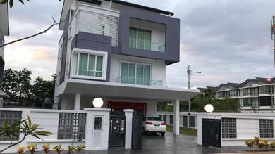 Bungalow House For Sale in Puchong,SGR
