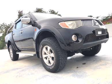 Mitsubishi Triton in Muar, JHR