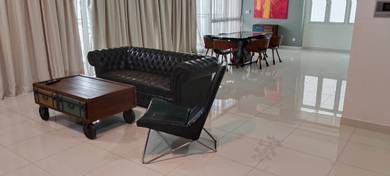 Condominium For Rent in Gurney Paragon