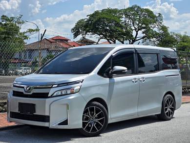 Toyota Voxy ZS in Serdang, SGR