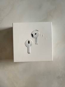 Airpods 4 with Active Noise Cancellation