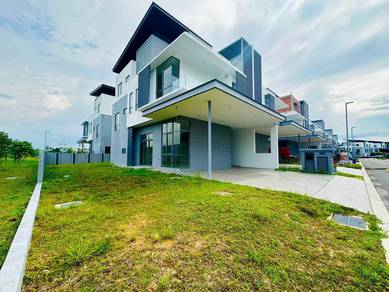 Semi-Detached House For Sale in Kota Kemuning,SGR