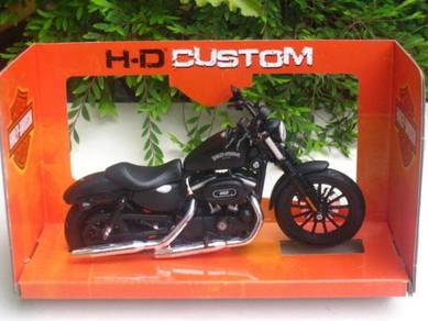 Maisto 1-12 Harley Davidson SPORTSTER 883 IRON