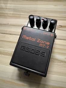 Boss Metal Zone MT-2 (guitar pedal effect)