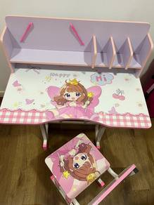 kids table with chair