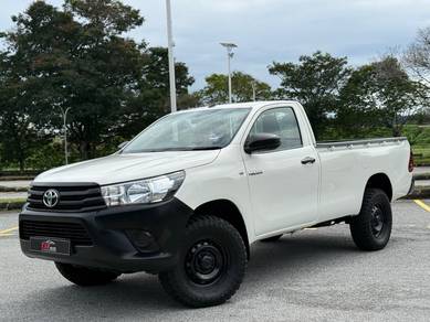 Toyota Hilux  in Sungai Besi, KUL