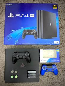 PS4 Pro Jet Black 1TB Complete Set Like New