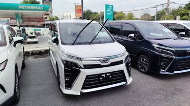 Toyota Voxy ZS KIRAMEKI III in Damansara, KUL