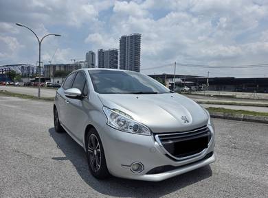 Peugeot 208 VTi ALLURE in Sungai Besi, KUL