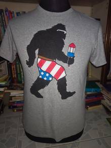 HYBRID Patriotic Sasquatch Graphic T-Shirt
