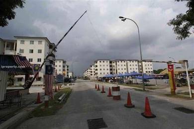 Room in Puchong, SGR