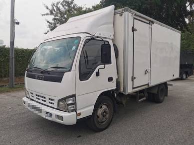 Isuzu NPR66 Box Local spec no computer 14.5ft 2015