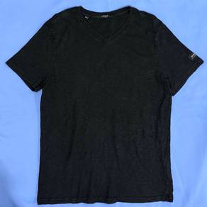 Pre-loved GUESS Tshirt Women V-Neck