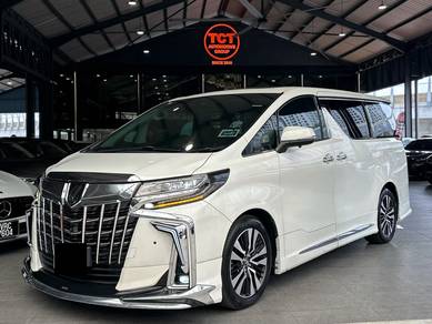 Toyota Vellfire ZG in Bukit Jalil, KUL