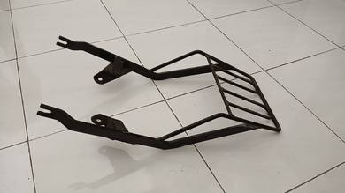 Motorcycle rear carrier rack