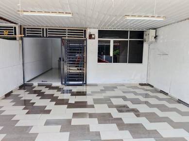 Terraced House For Rent in Lunas,KDH