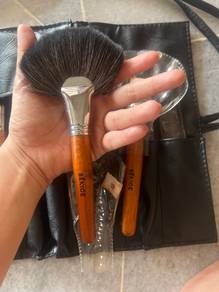 Quality Makeup Brush Set with Leather Casing