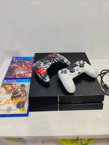 for sale ps4 joystick 2 & free 2cd 