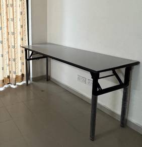 Rectangle long table with foldable metal legs
