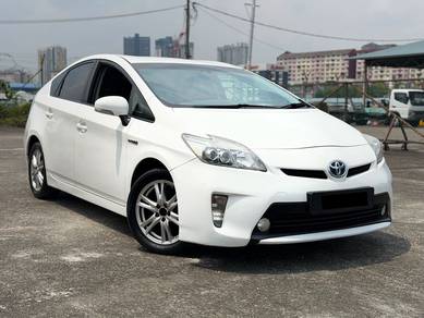 Toyota Prius LUXURY (HYBRID) in Petaling Jaya, SGR