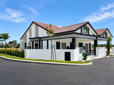 Semi-Detached House For Sale in Ayer Keroh,MLK