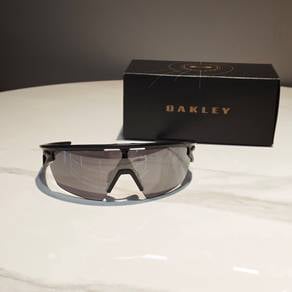 Oakley Sunglass OO9403-0136 🕶️