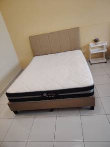  bed, white mattress