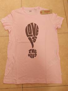 New Original Levi's T Shirt