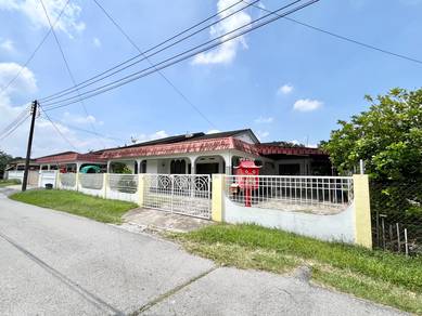 Bungalow House For Sale in Bidor,PRK