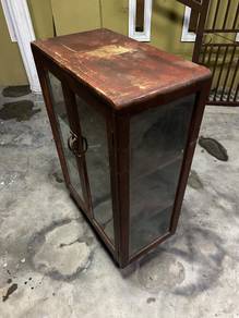Almari Vintage lama