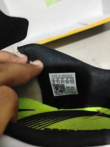 Kasut bola adidas