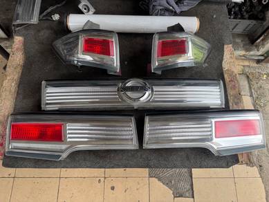 No 3-12-20 Nissan Elgrand E52 Autech Rear Lamp Jpn