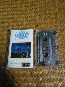 Kaset (Tesla
Five Man Acoustical Jam)