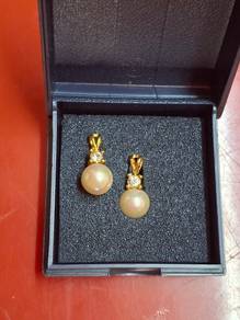 Pearl pendant gemstones