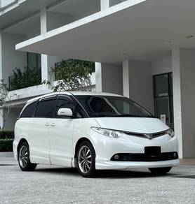 Toyota Estima AERAS in USM, PNG