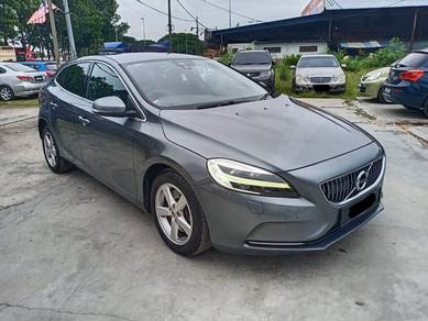 2017 Volvo V40 T4