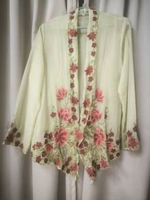 Kebaya Baba Nyonya Peranakan sulam light yellow 