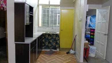 Flat For Rent in Taman Inderawasih