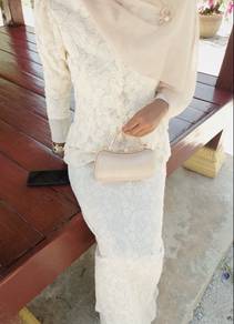 Zalia Nian kebaya in cream