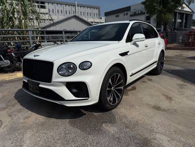 Bentley Bentayga V8 FIRST EDITION in Petaling Jaya, SGR